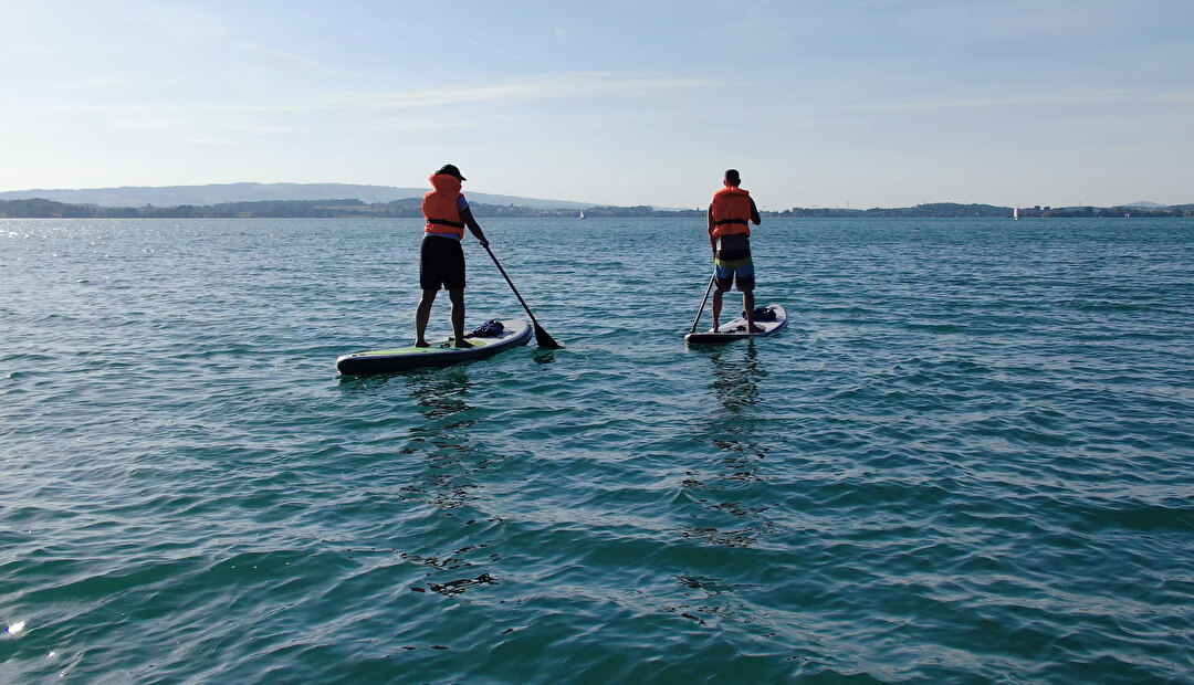 Sommertrend auf dem Wasser: Spass und Sicherheit beim Stand Up Paddling
