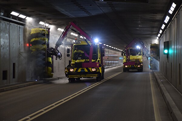Reinigungsarbeiten Gotthardtunnel