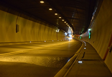 Der Umfahrungstunnel Flüelen wird für Reinigungs- und Unterhaltsarbeiten gesperrt. Bild Amt für Betrieb Nationalstrassen