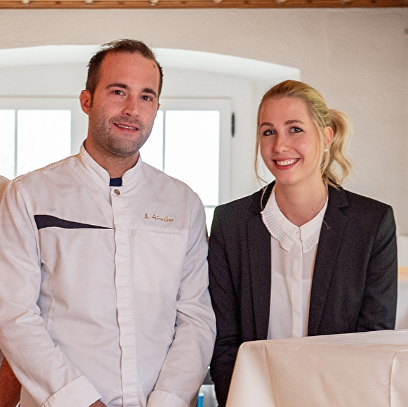Benjamin Günzler und Vanessa Baumann sind die neuen Gastgeber im Schlossrestaurant A Pro in Seedorf.
