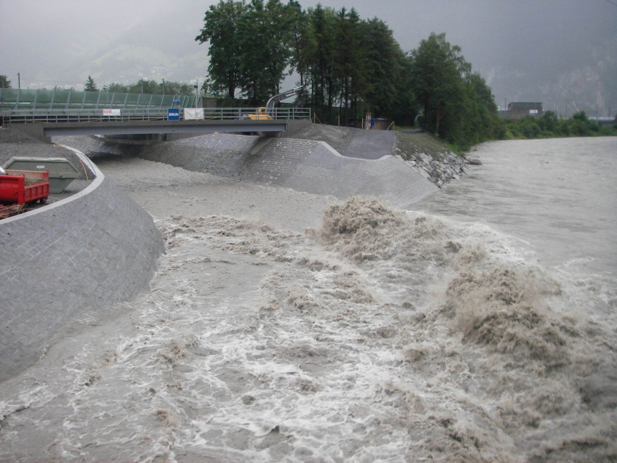 4_Schaechenmuendung_nacher_bei_Hochwasserabfluss2.JPG