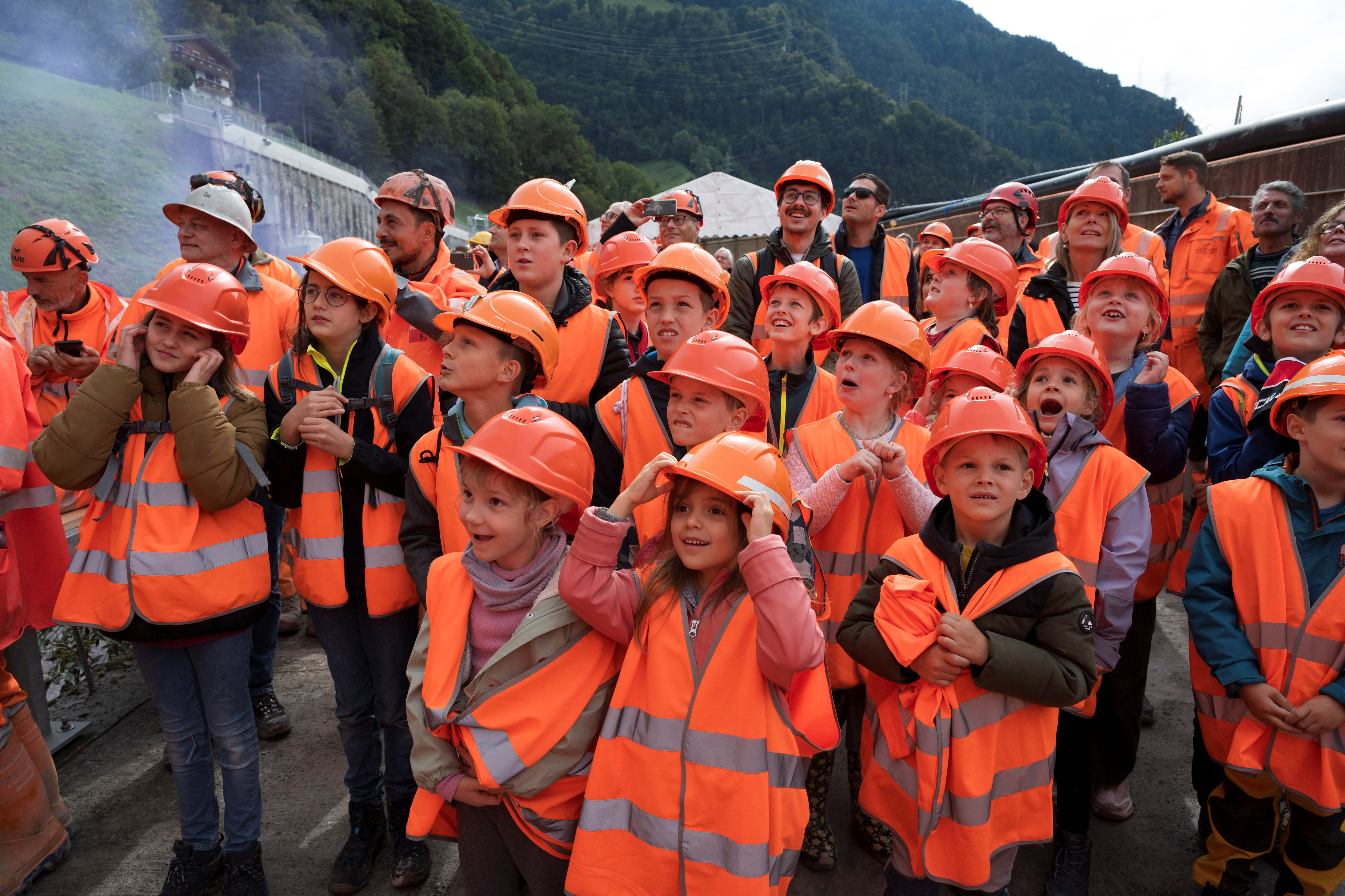 Schülerinnen und Schüler Sisikon