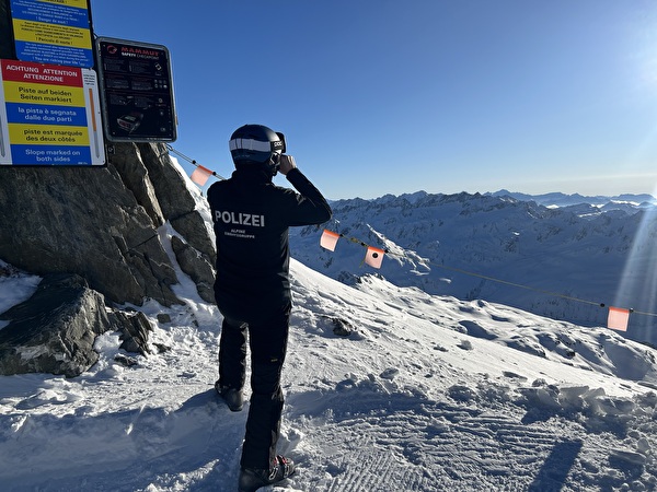 Andermatt: Kontrolle der Umsetzung des Risikoaktivitätengesetzes im Skigebiet Gemsstock
