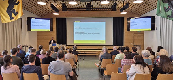 Regierungsrat Georg Simmen, Bildungs- und Kulturdirektor des Kantons Uri, eröffnete in Andermatt die diesjährige Schulpräsidienkonferenz.