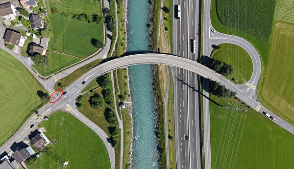 Bildlegende: Rot markiert ist die Stelle im Knotenbereich Seedorferstrasse - A Pro-Strasse, an der die Arbeiten ausgeführt werden. Bild Baudirektion Uri Direktionssekretariat