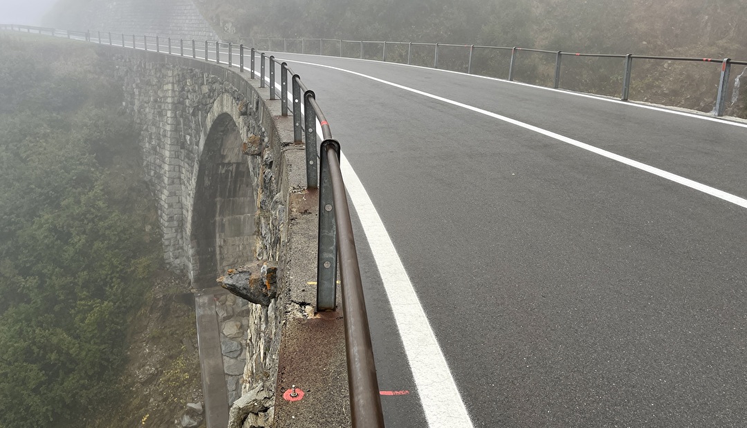 Die Untere Rässeggbachbrücke weist mehrere Mängel auf, die behoben werden müssen. Bild Baudirektion Uri