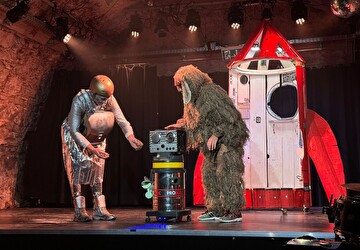 Das Kindertheater «Kaputnik und das Biest aus dem All» im Kellertheater im Vogelsang (Foto: Kellertheater im Vogelsang)