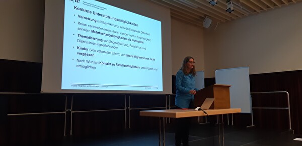 Prof. Dr. Luzia Jurt referiert in der Aula Hagen in Altdorf zum Thema «Migration aus psychologischer Perspektive»
