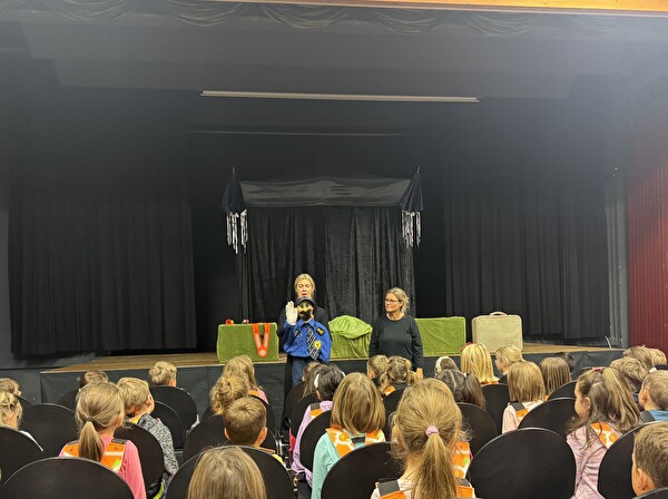 Verkehrserziehung durch das Puppentheater «tiramisü»