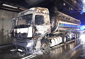 Andermatt: Lastwagenbrand im Gotthard-Strassentunnel – eine Person erheblich verletzt
