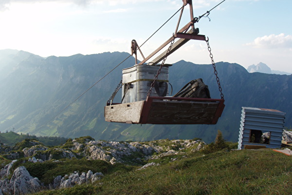 Die Erschliessung mit Seilbahnen hat den alpinen Raum nachhaltig geprägt. (Bild Elias Bricker)