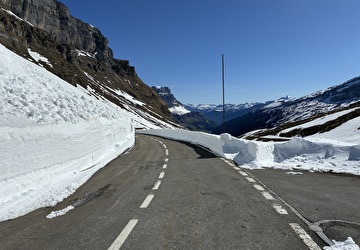 Die Räumungs- und Instandsetzungsarbeiten am Klausenpass sind abgeschlossen. Bild Baudirektion Uri