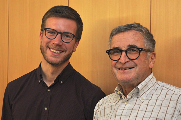 Bildlegende: Der neue und der abtretende Präsident der Urner Museumskonferenz: Romed Aschwanden (links) und Karl Baumann. Foto: pd.