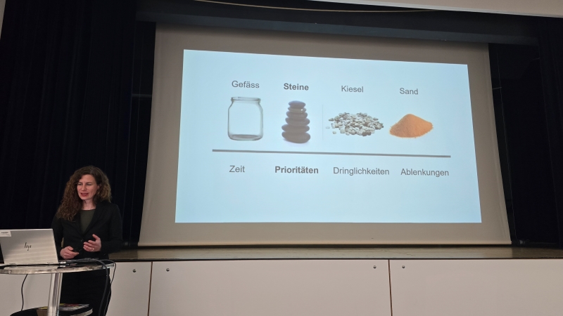Dr. Sarah Genner referierte über die verschiedenen Facetten des Themas «Smartphone und Schule».