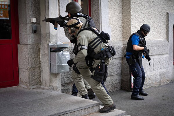 Erfolgreiche Einsatzübung der Militärpolizei Ost und der Kantonspolizei Uri