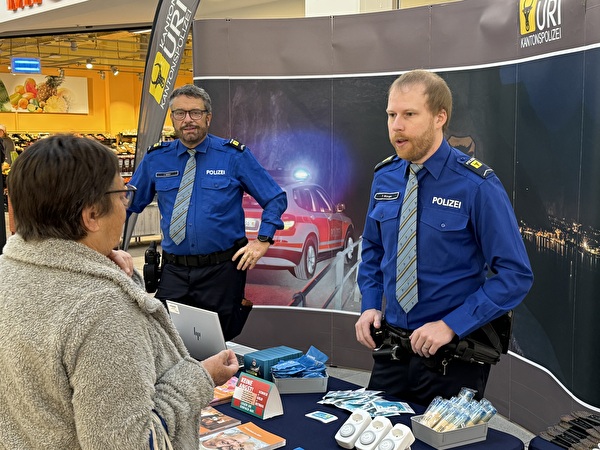 Grosses Interesse der Urner Bevölkerung an der Standaktion der Kantonspolizei Uri