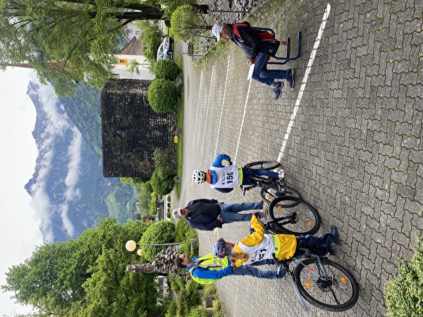 Veloprüfung 2023 – 40 Schülerinnen und Schüler in Theorie und Praxis ohne Fehler 