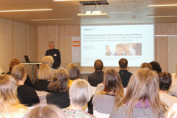 Prof. Dr. Martin Hafen beim Referat