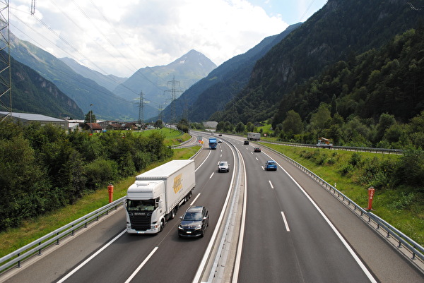 Die Autobahn bei Erstfeld