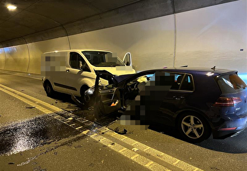 Verkehrsunfall im Flüelertunnel – mehrere Personen verletzt