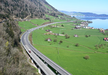 Bildlegende: Die Autobahn A4 wird in mehreren Nächten zwischen Brunnen und Küssnacht wegen Unterhaltsarbeiten gesperrt. Bild Amt für Betrieb Nationalstrassen