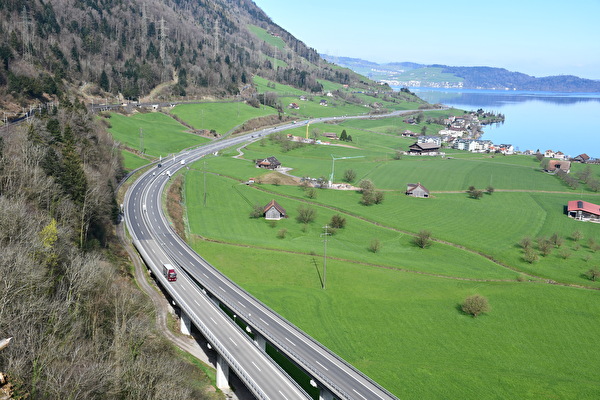 Bildlegende: Die Autobahn A4 wird in mehreren Nächten zwischen Brunnen und Küssnacht wegen Unterhaltsarbeiten gesperrt. Bild Amt für Betrieb Nationalstrassen