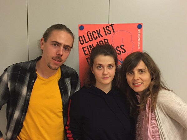 Die Theatercrew: (von links) Gian Leander Bättig («Zack»), Annina Polivka («Zoé») und Dagny Gioulami (Autorin, Schauspielerin und Regisseurin).