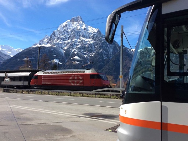 Bus und Bahn im Kanton Uri werden im Bericht des Bundes gute Leistungen attestiert.
