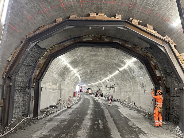 Die Totalsanierung des Standeltaltunnels in Wassen dauert voraussichtlich bis Mitte April 2025. Bild Baudirektion Uri