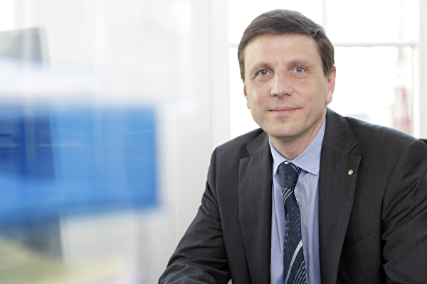 PD Dr. med. Franz Immer, Facharzt für Herzchirurgie, CEO Swisstransplant 