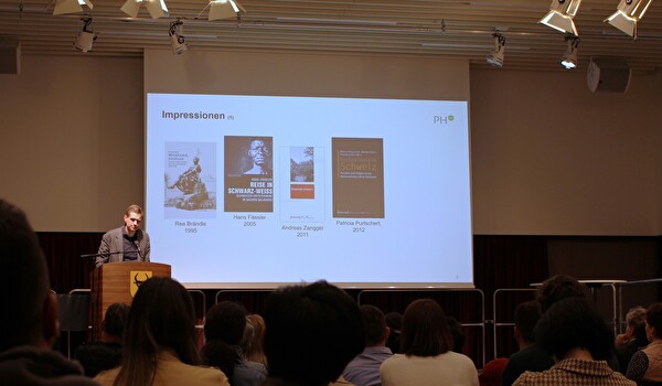 Prof. Dr. Thomas Metzger bei seinem Referat über die Verflechtungen der Schweiz mit dem Kolonialismus