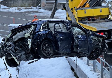 Wassen: Verkehrsunfall mit Personenwagen - eine Person erheblich verletzt