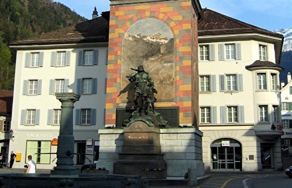 Rathausplatz 5