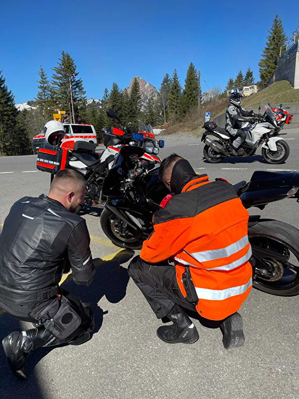 Medienmitteilung der Zentralschweizer Polizeikorps: Start in eine sichere Motorradsaison