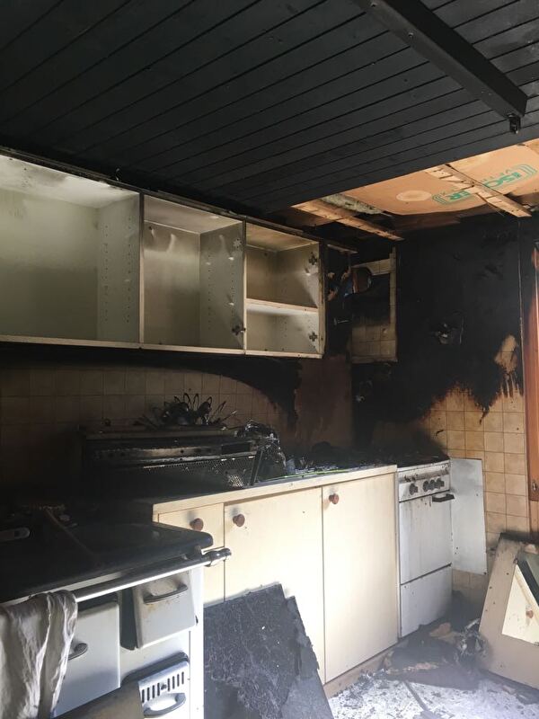 Person bei Küchenbrand verletzt