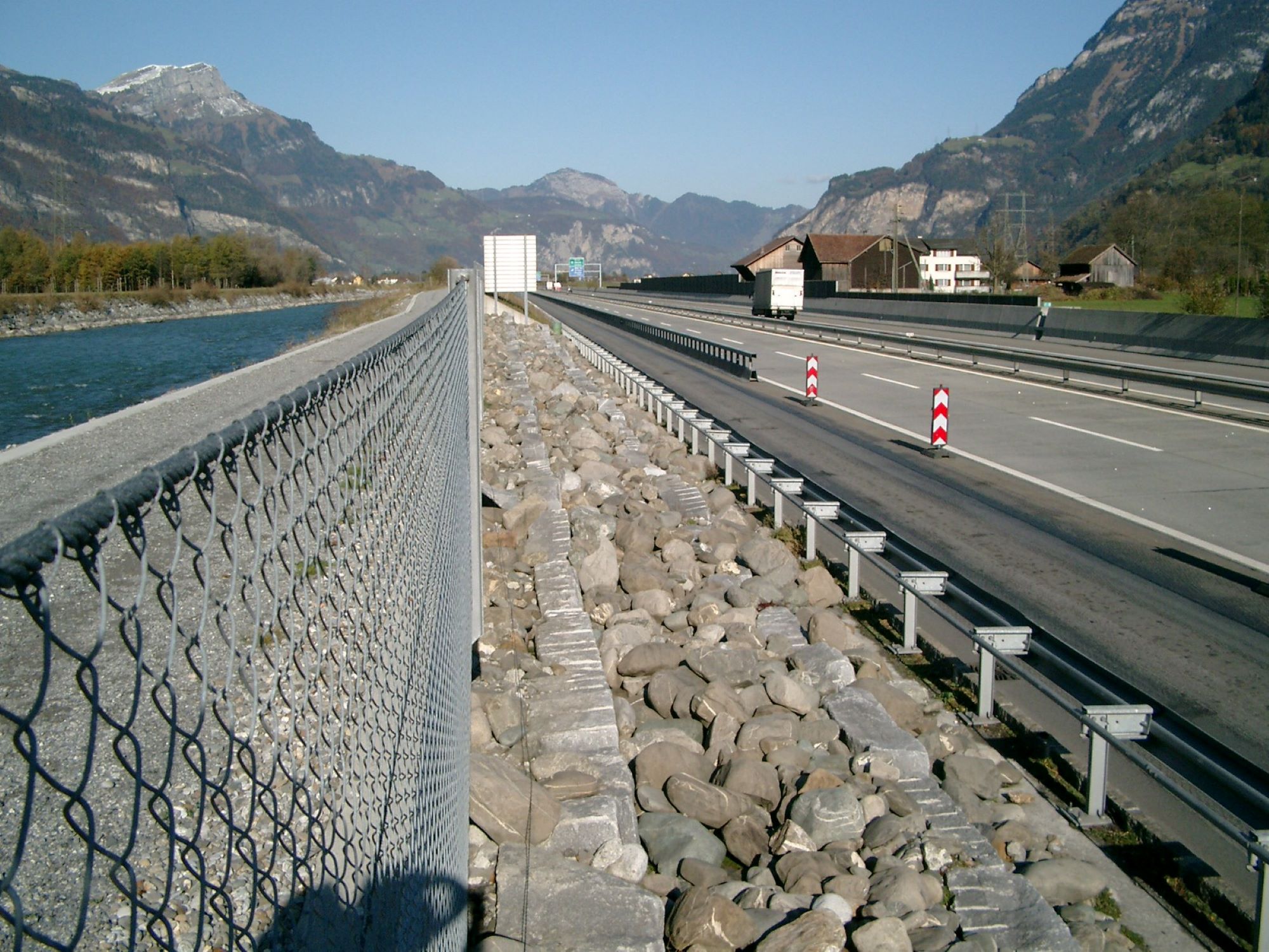 2_Entlastung Nord_mit_Ueberstroembereich_2.JPG