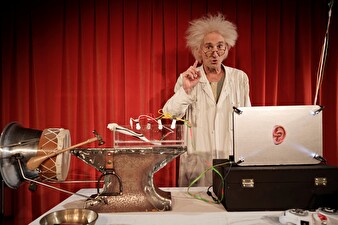 Thomy Truttmann als Professohr Leonardo