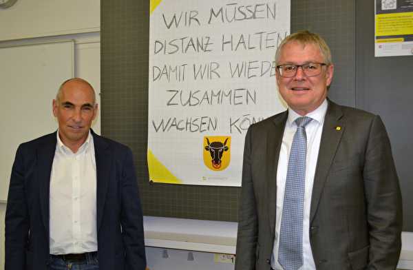 Landammann Urban Camenzind (rechts) und der Chef des Kantonalen Führungsstabs, Ignaz Zopp, nach dem Schlussrapport.