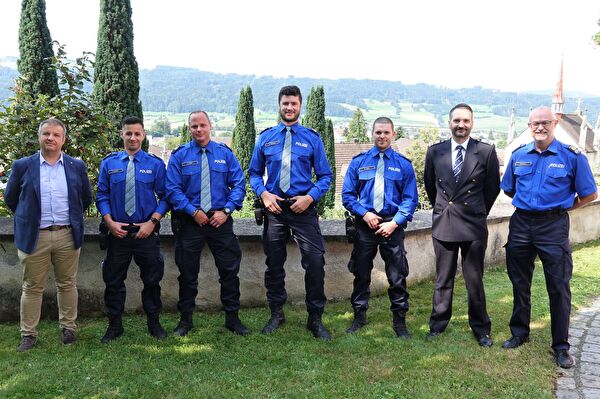 Vier Urner Polizeiaspiranten nehmen die Arbeit bei der Kantonspolizei Uri auf
