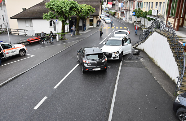 Unfallstelle auf dem Dorfplatz in Buochs