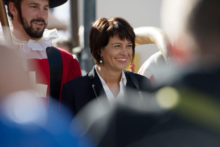 Bundespräsidentin Doris Leuthard vertritt in Sarnen die Landesregierung.
