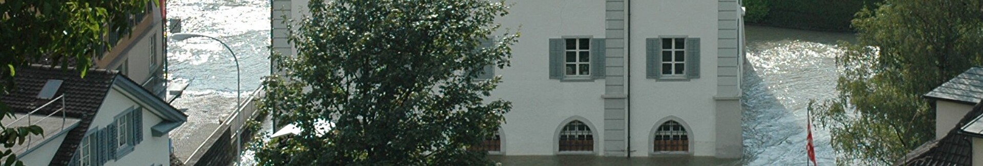 Rathaus beim Hochwasser 2005