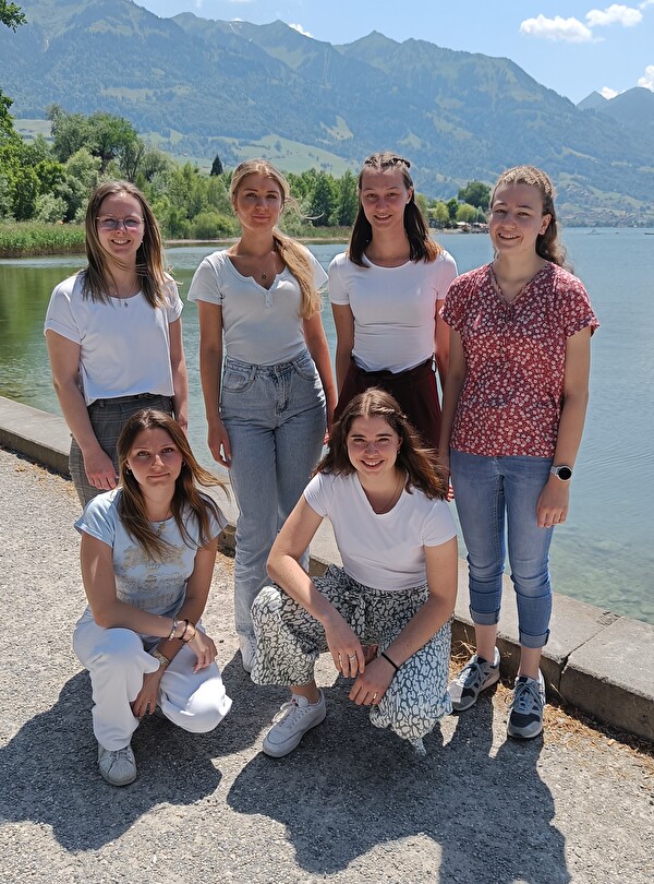 Foto erfolgreiche Lehrabschlüsse Kauffrau EFT