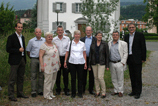 Bildungsdirektor Franz Enderli mit den pensionierten Lehrpersonen