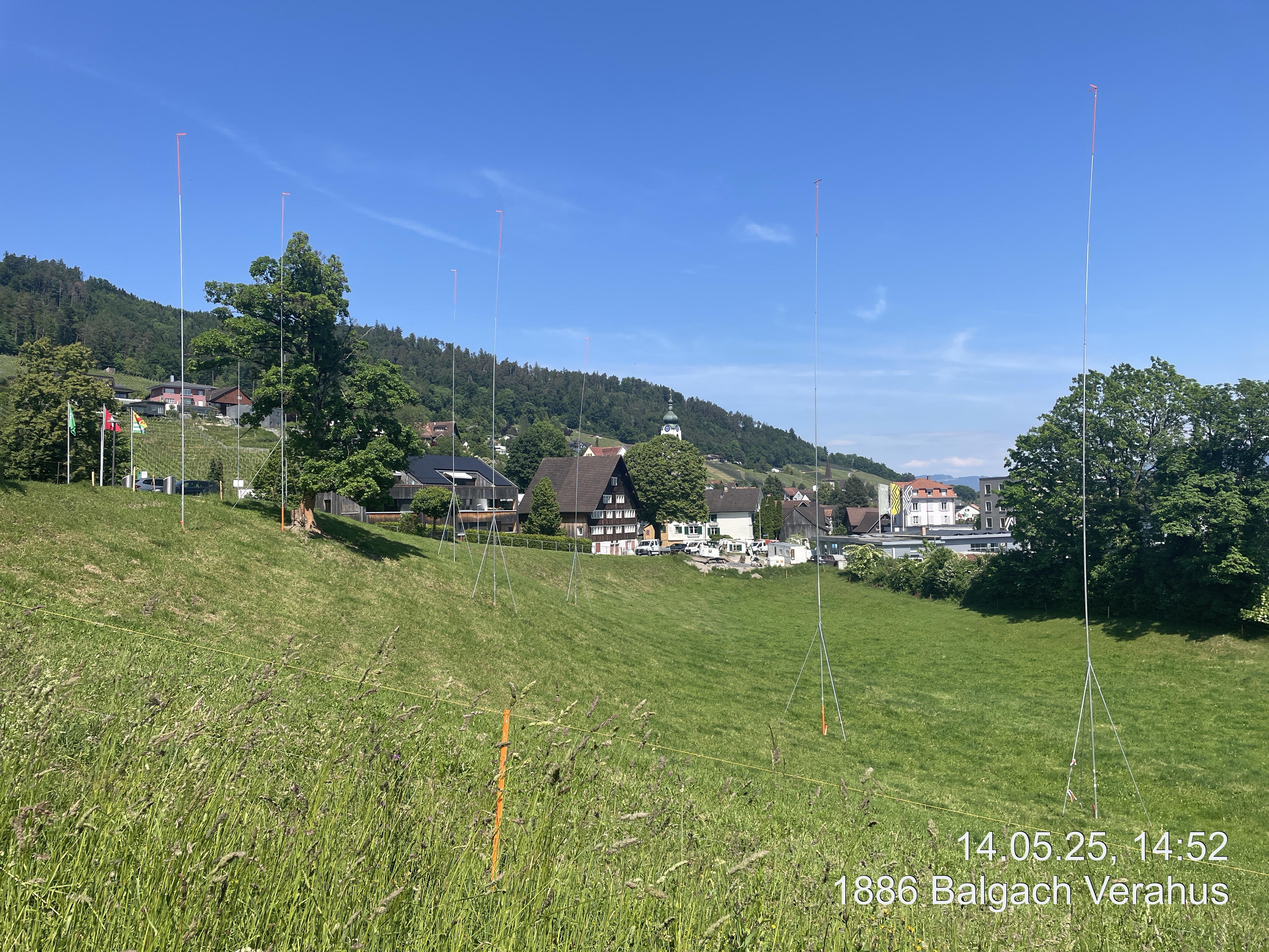 Visiere Blick Richtung katholische Kirche