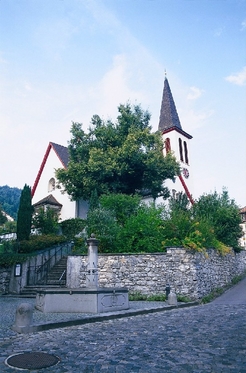 Rössliplatz mit Evang. Kirche und Schmittenbrunnen 