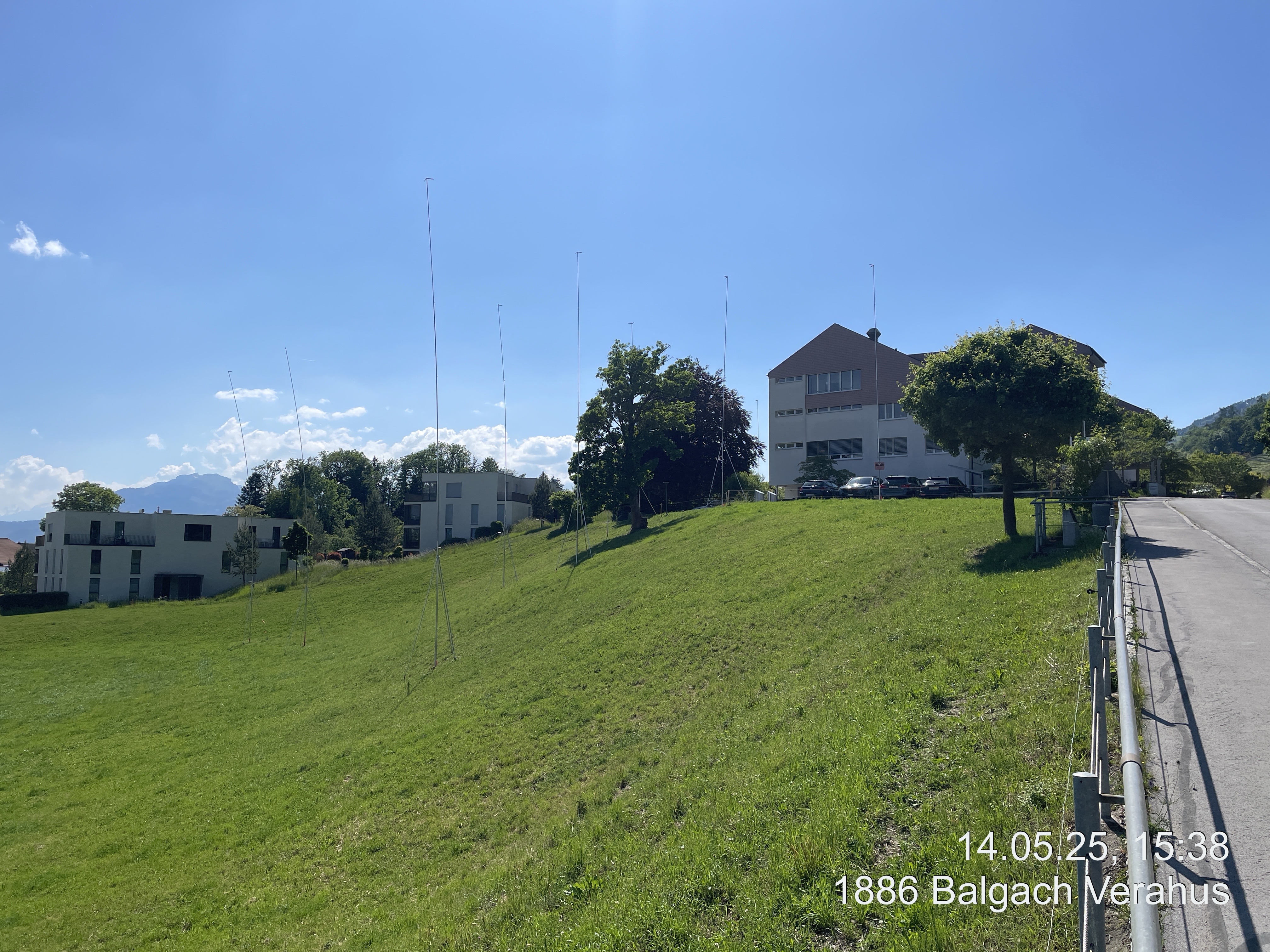 Aufnahme der Bauvisiere in Blick Richtung Grünenstein. rechts im Bild das bestehende SSZ Verahus