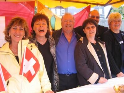 Das fröhliche Stand-Team