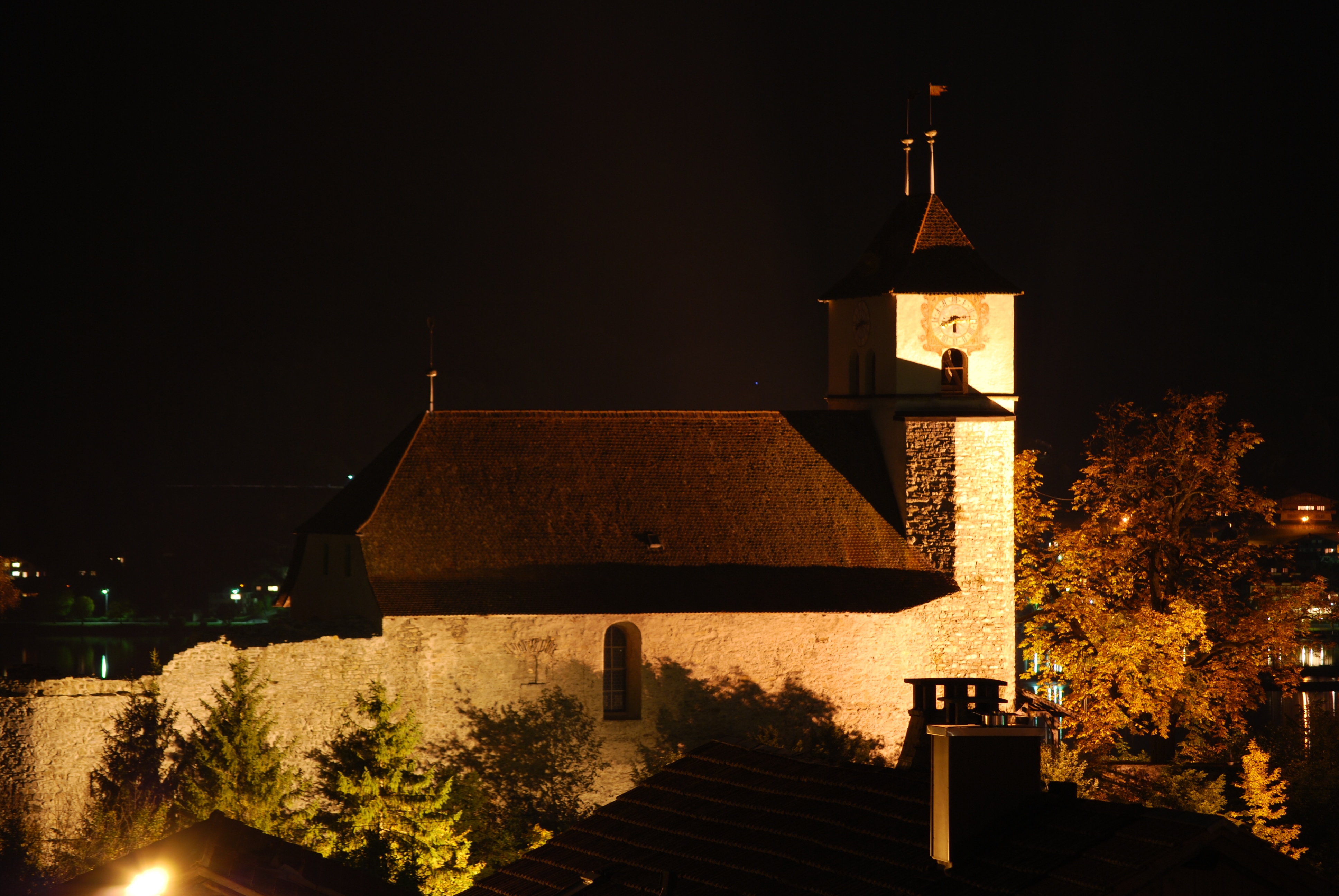 Burgkirche/Burgruine Ringgenberg in der Nacht