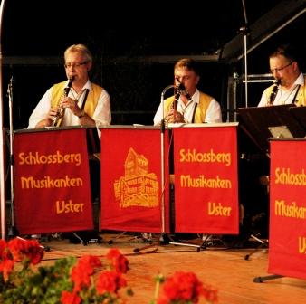 Schlossberg Musikanten Uster unterhalten das Publikum2